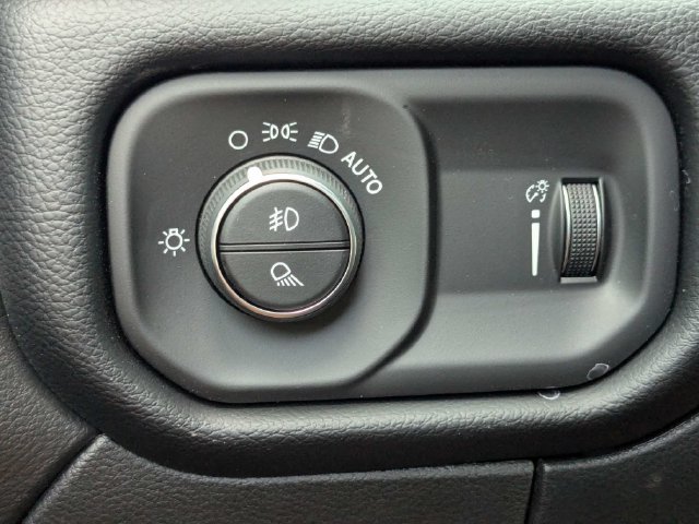 New 2026 RAM 3500 Big Horn AWD/4WD image 24