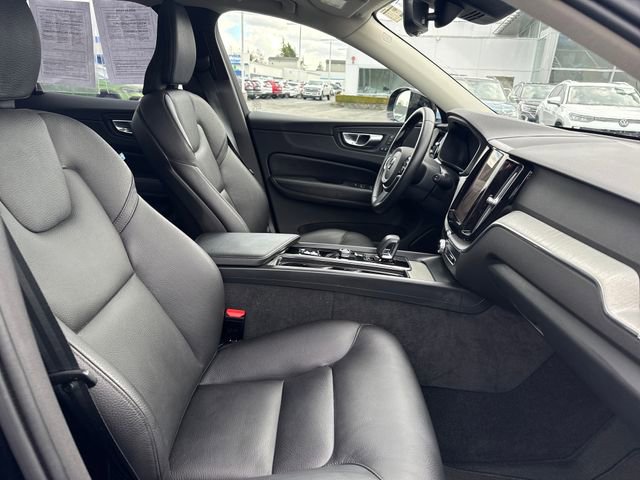 Used 2025 Volvo XC60 B5 Plus image 13