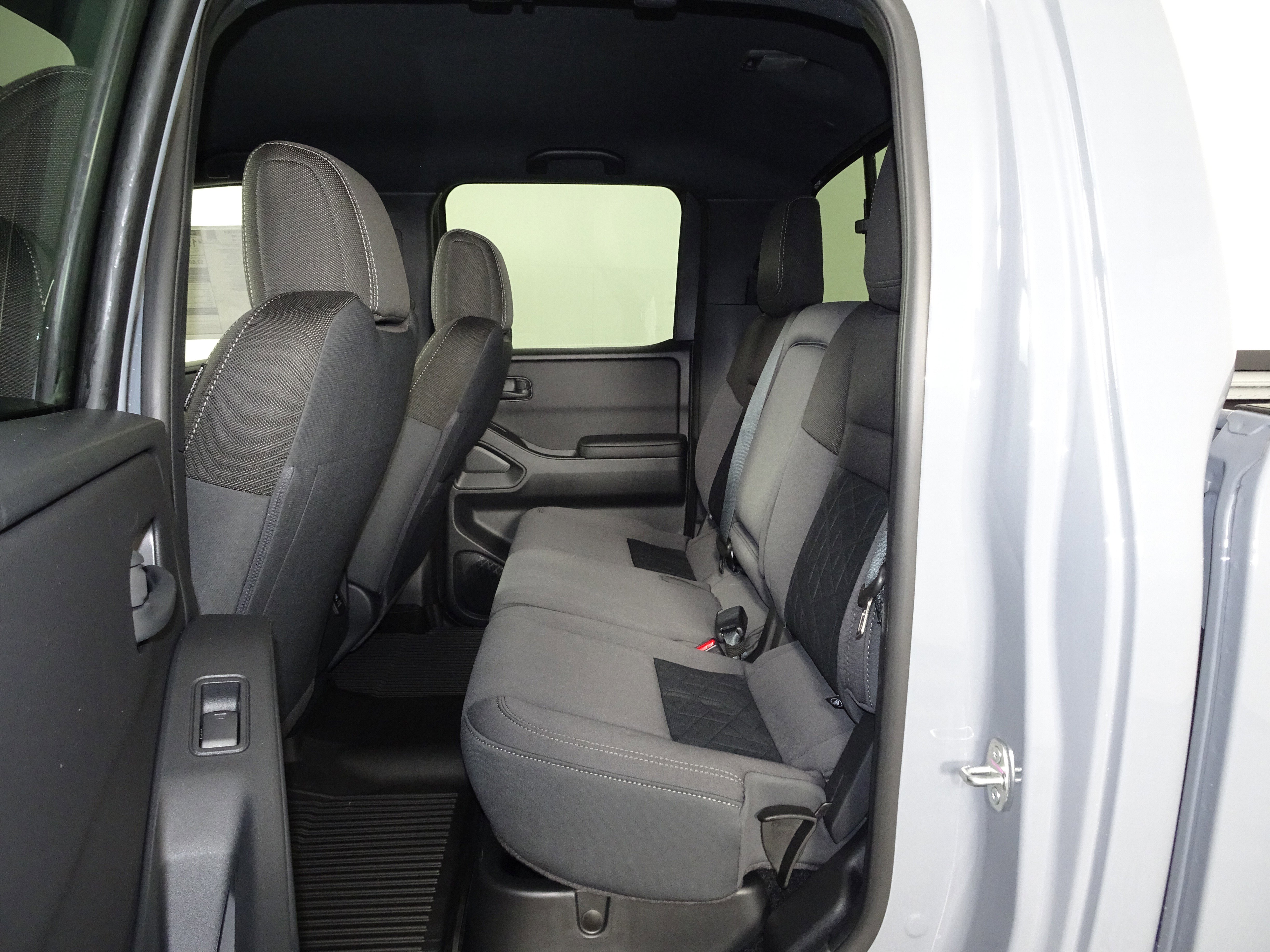 New 2026 Nissan Frontier SV w/ SV Convenience Package image 7