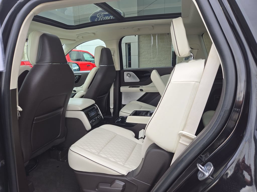 Used 2022 Lincoln Aviator Black Label w/ Dynamic Handling Package AWD/4WD image 24