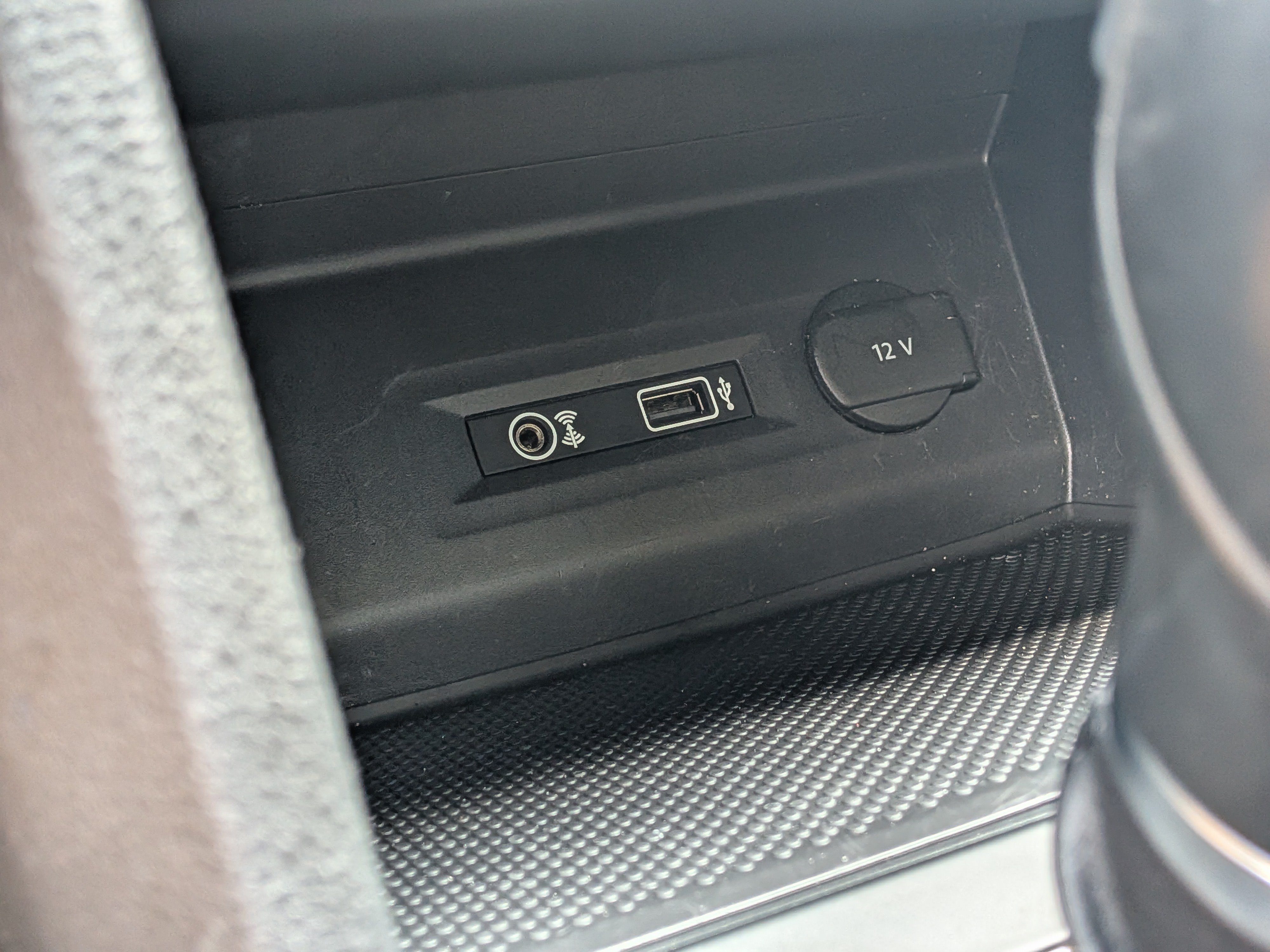 Used 2019 Volkswagen Atlas SE w/ Panoramic Sunroof Package FWD image 31