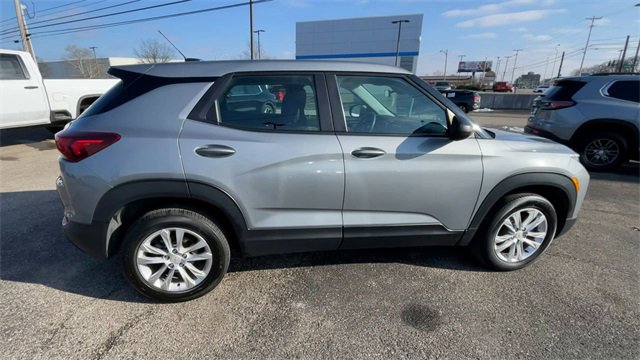 Used 2023 Chevrolet TrailBlazer LS image 2