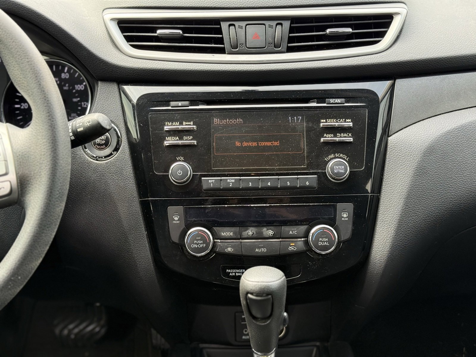 Used 2014 Nissan Rogue SV image 16