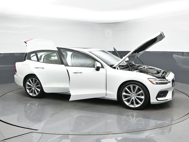 Used 2020 Volvo S60 T5 Momentum FWD image 45