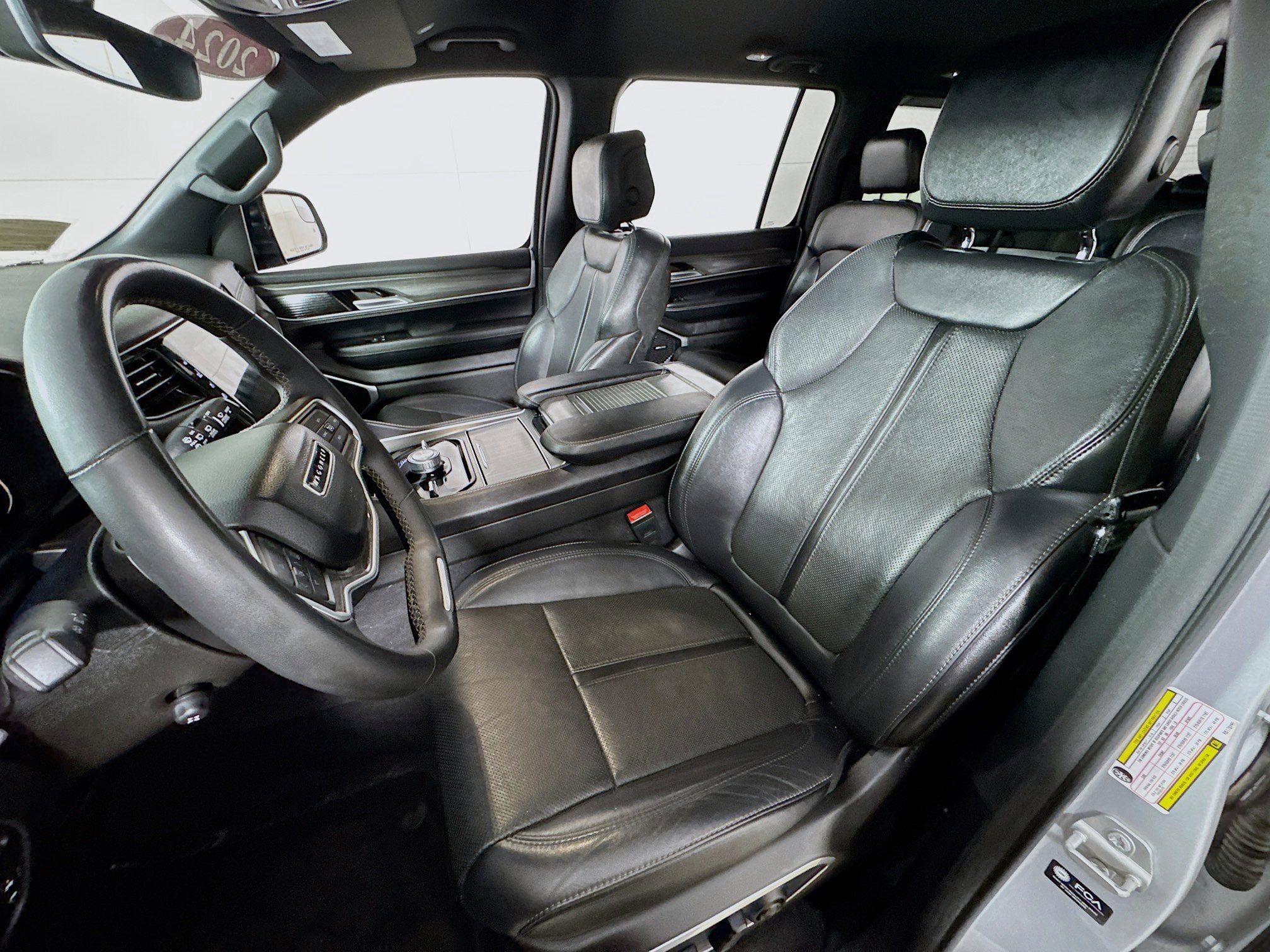Used 2024 Jeep Wagoneer Series III AWD/4WD image 14