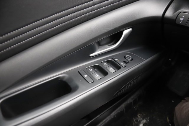 Certified 2024 Hyundai Elantra SEL w/ Convenience Package image 20