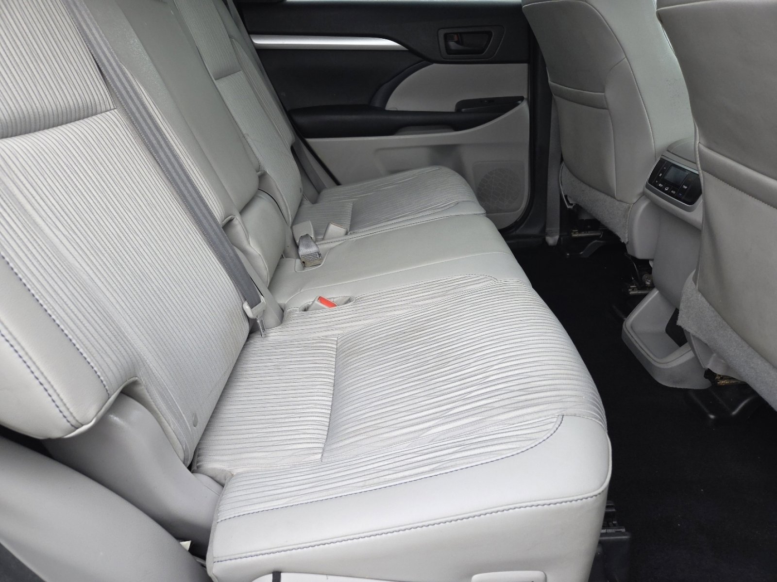 Used 2015 Toyota Highlander Plus image 19