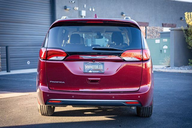 Used 2017 Chrysler Pacifica Touring-L Plus image 9