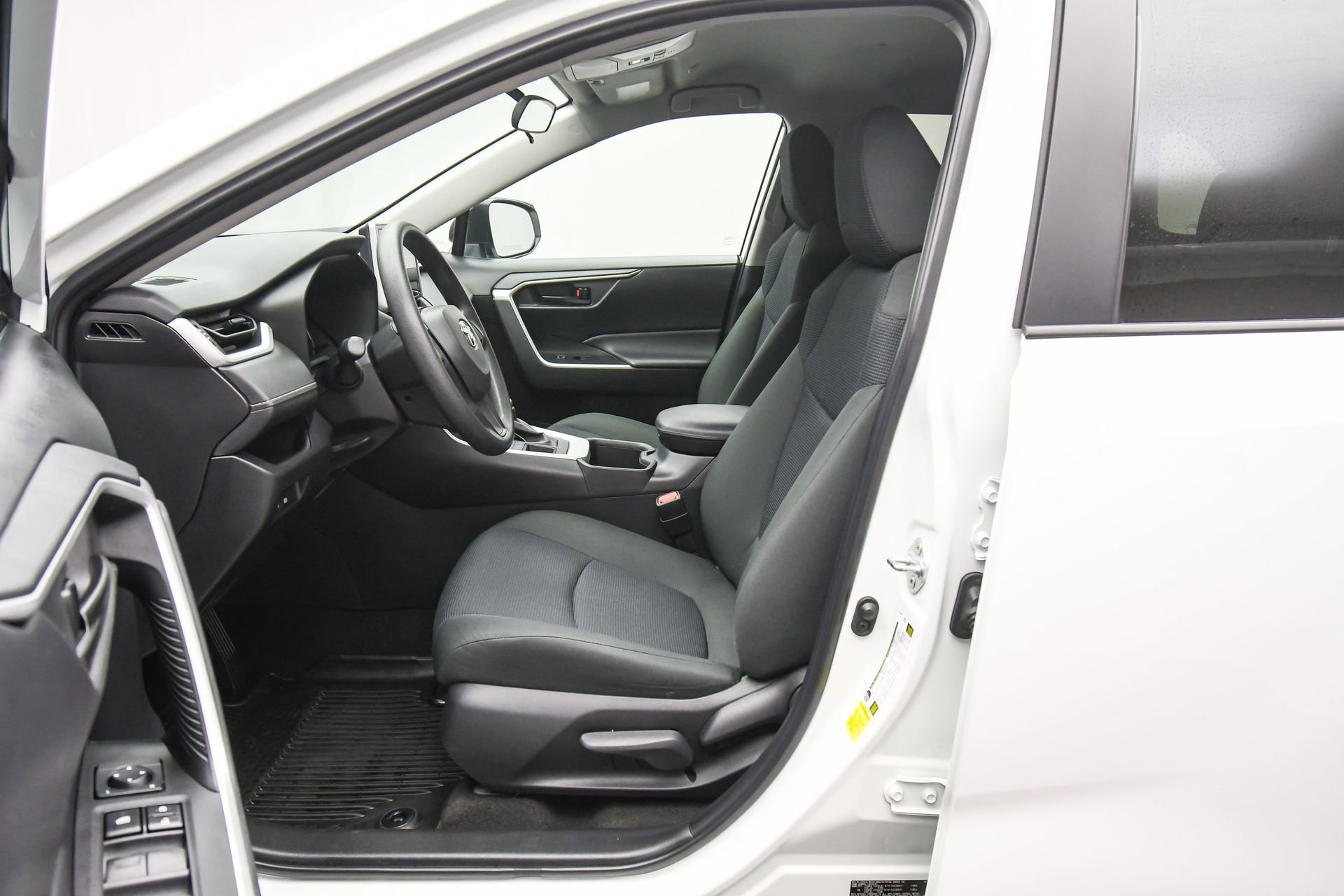 Used 2023 Toyota RAV4 LE AWD/4WD image 18