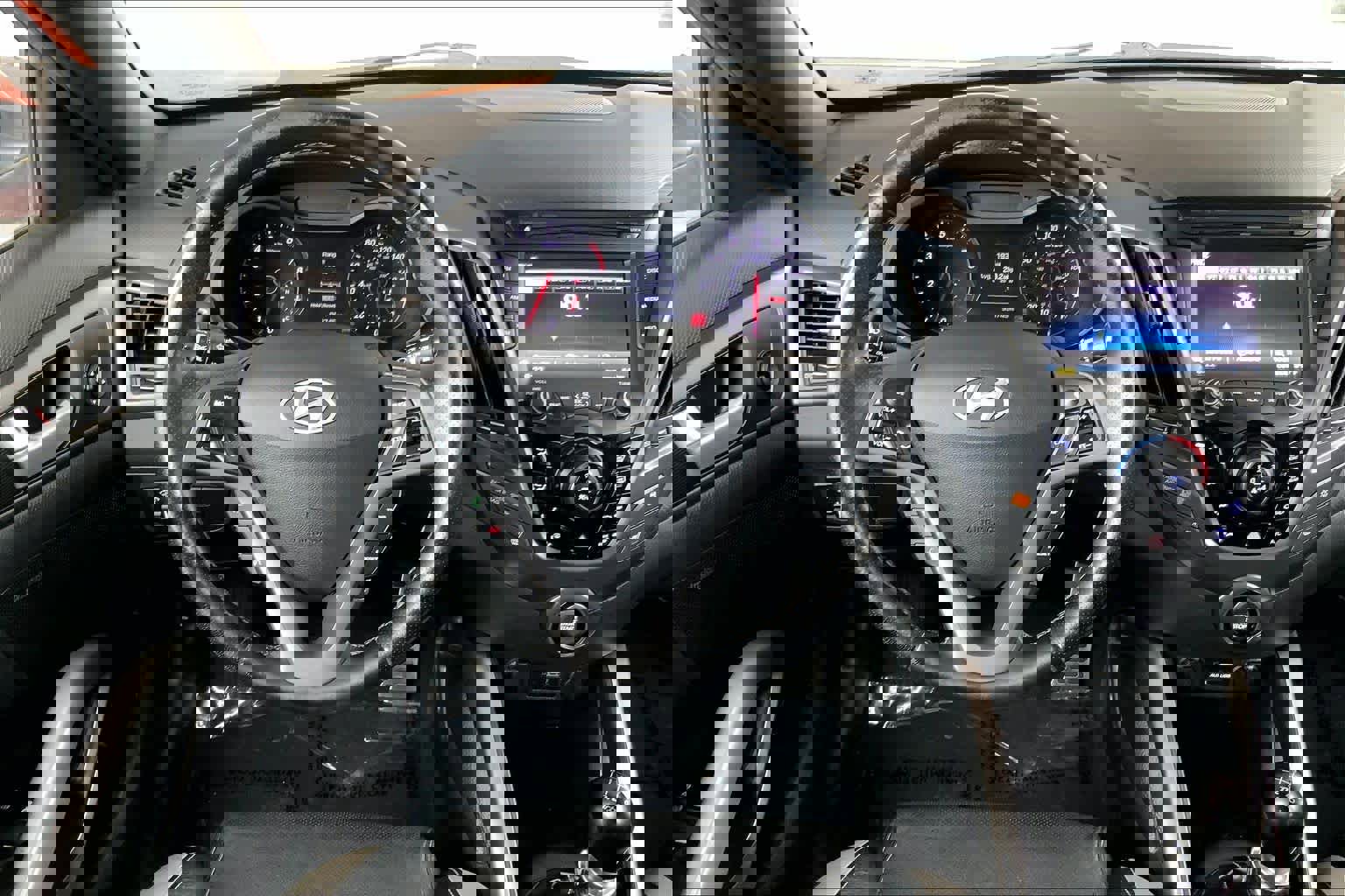 Used 2016 Hyundai Veloster Turbo image 5