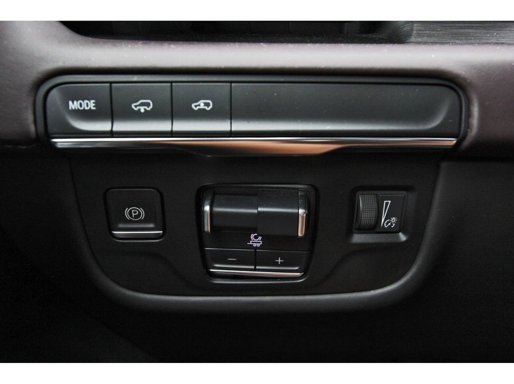 Used 2022 Cadillac Escalade Premium Luxury Platinum w/ Heavy-Duty Trailer Package image 20