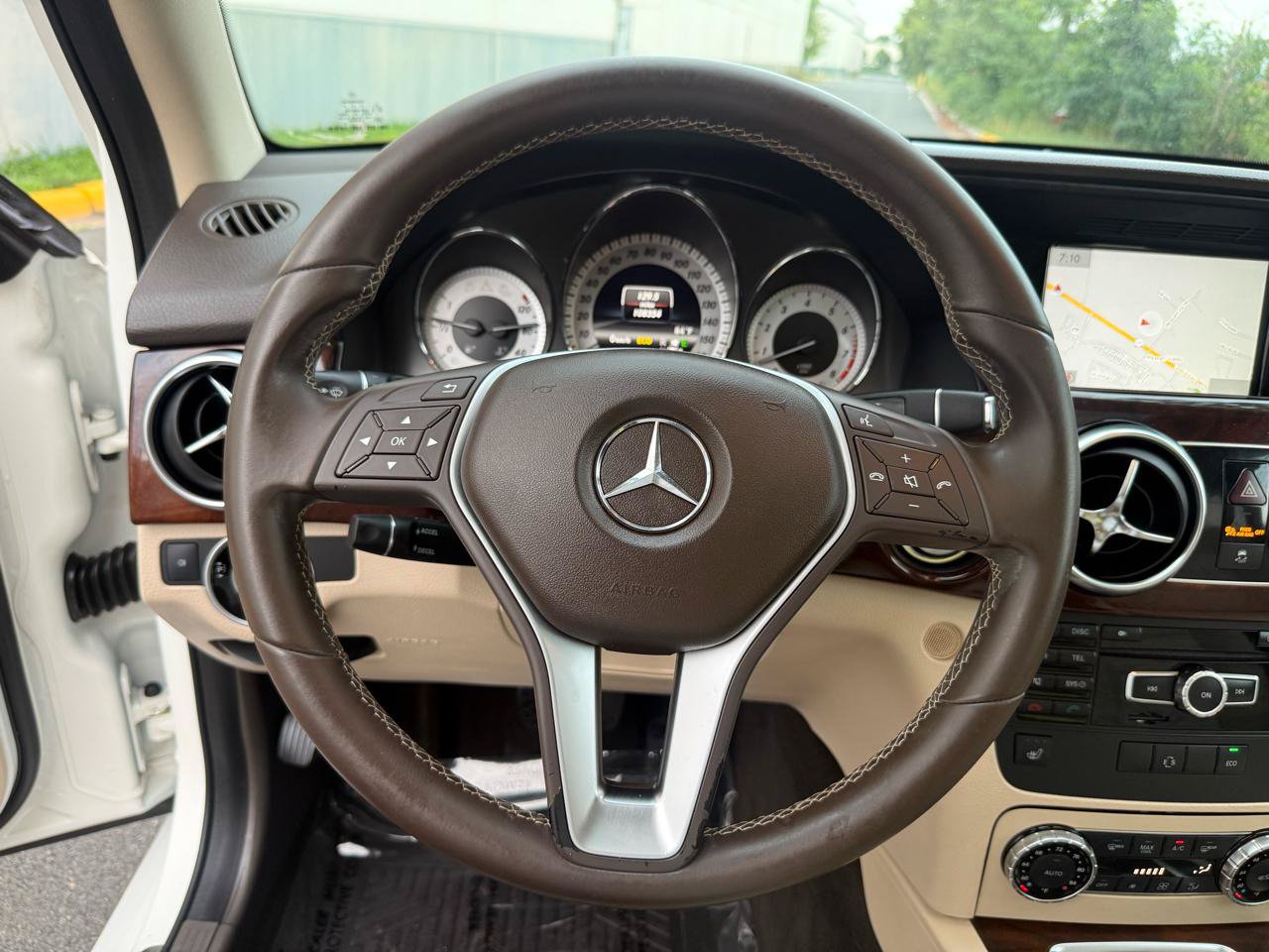Used 2013 Mercedes-Benz GLK 350 4MATIC image 29