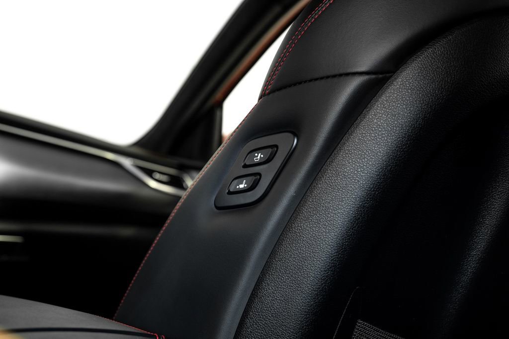 Used 2022 Genesis G70 3.3T w/ Sport Prestige Package image 44