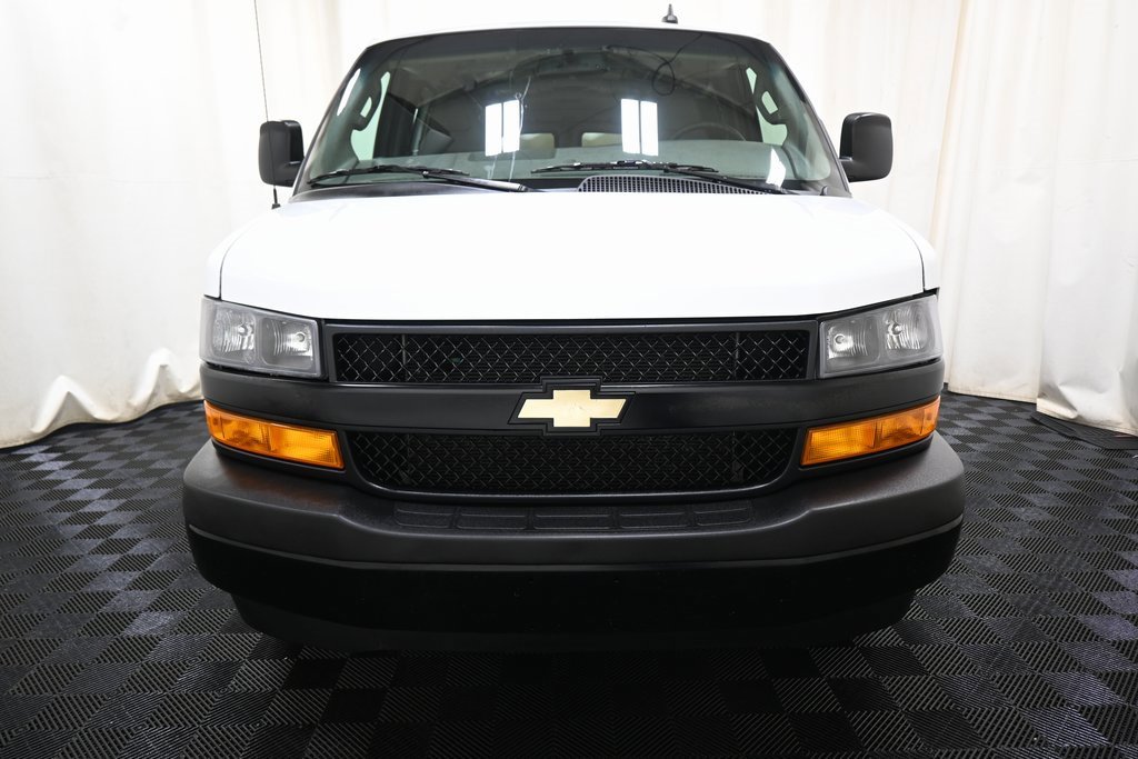 Used 2021 Chevrolet Express 2500 image 2