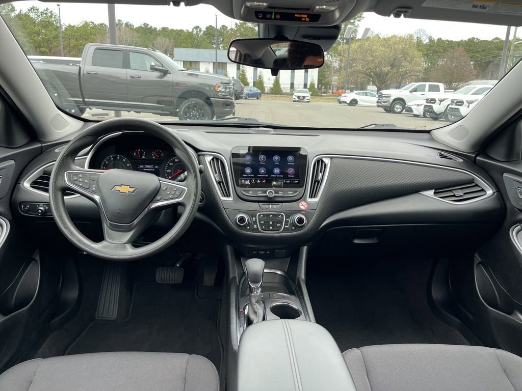Used 2025 Chevrolet Malibu LT image 8