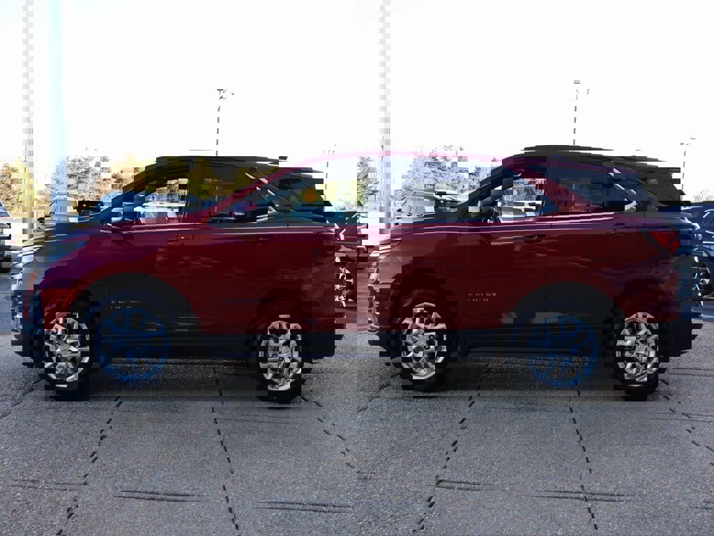 Used 2024 Chevrolet Equinox LT image 3