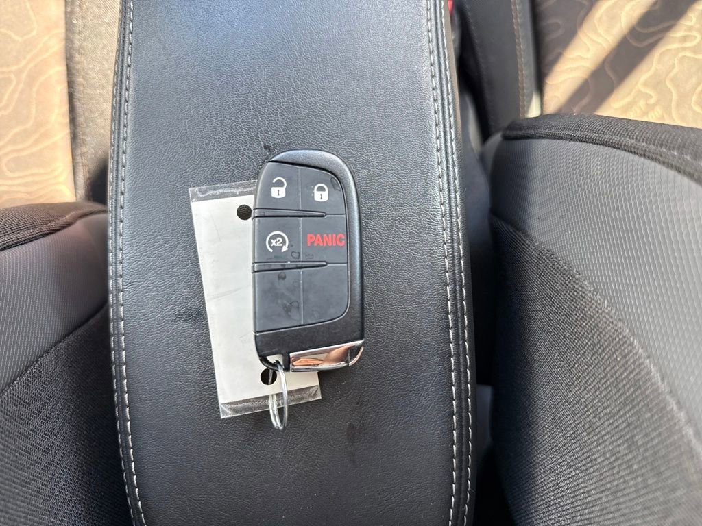 Used 2023 Jeep Renegade Latitude image 30