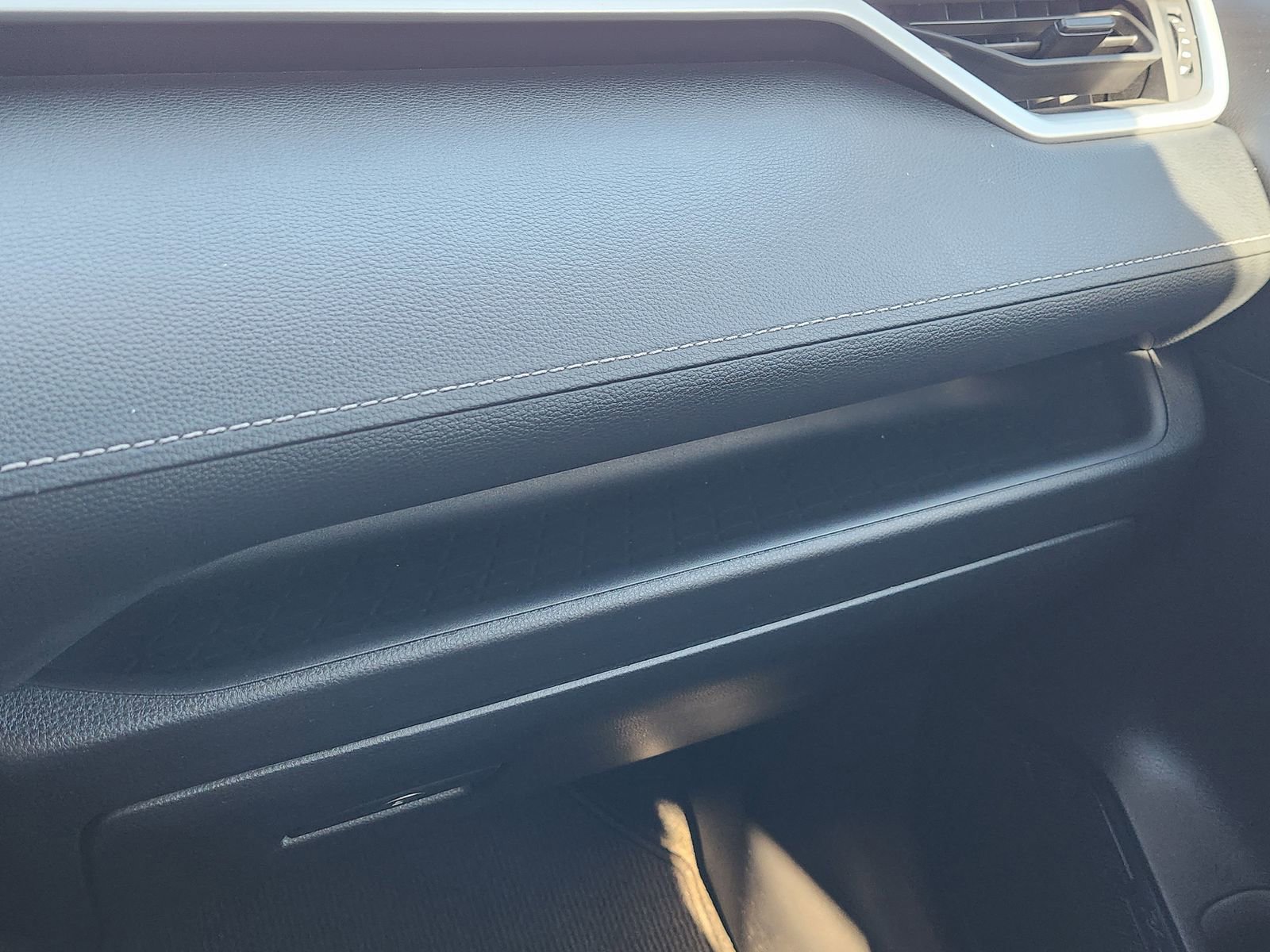 Used 2024 Toyota RAV4 LE image 23