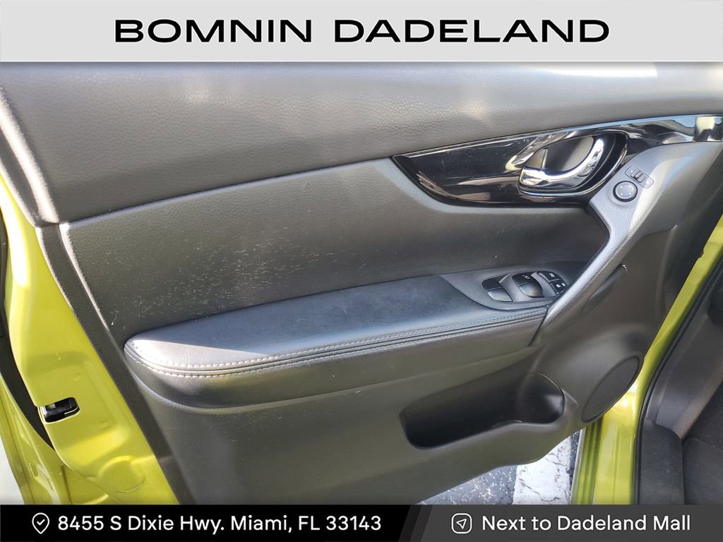 Used 2021 Nissan Rogue Sport SV image 14