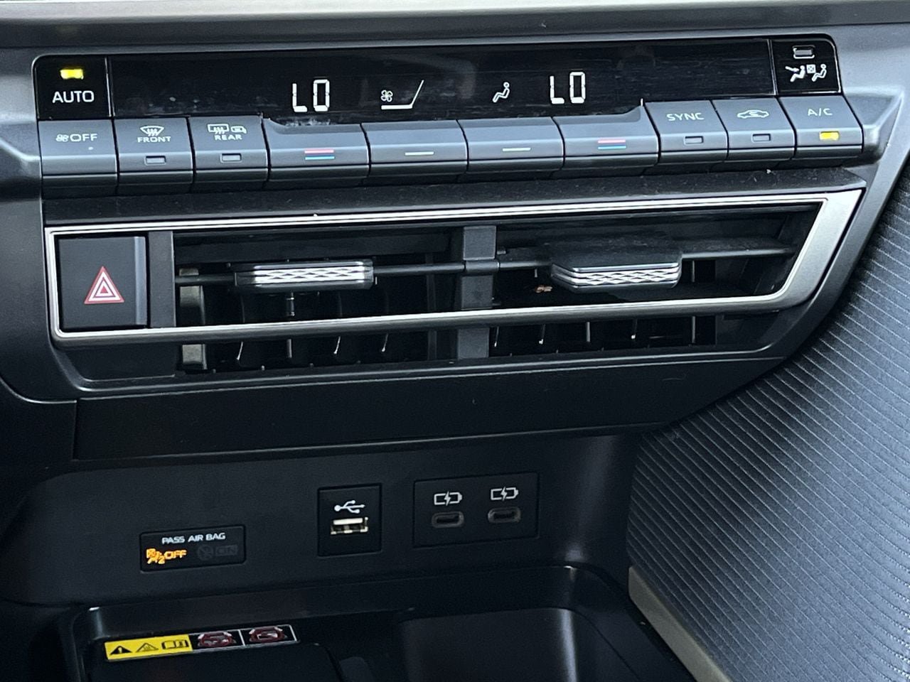Used 2025 Toyota Camry SE FWD image 18