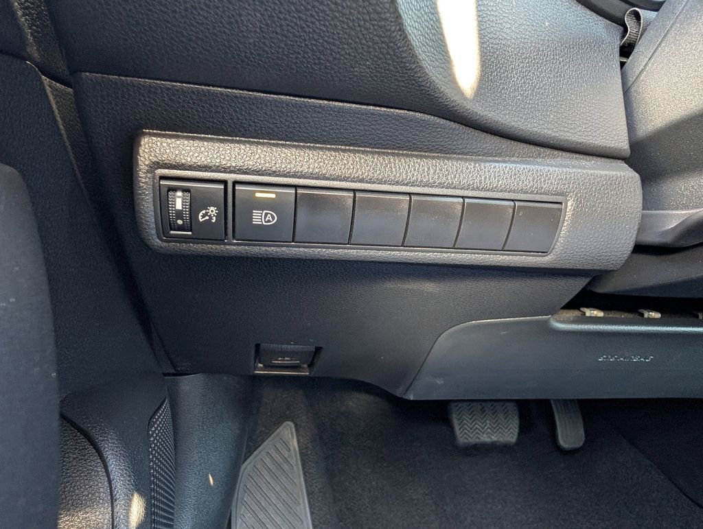 Used 2023 Toyota Corolla LE image 14