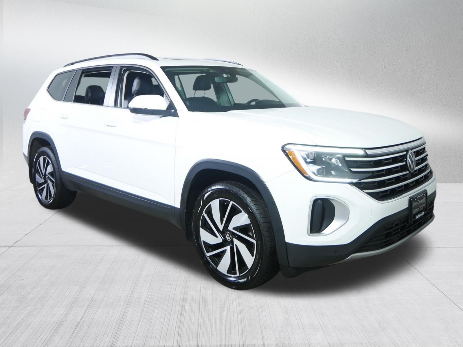 Used 2025 Volkswagen Atlas SE AWD/4WD image 1