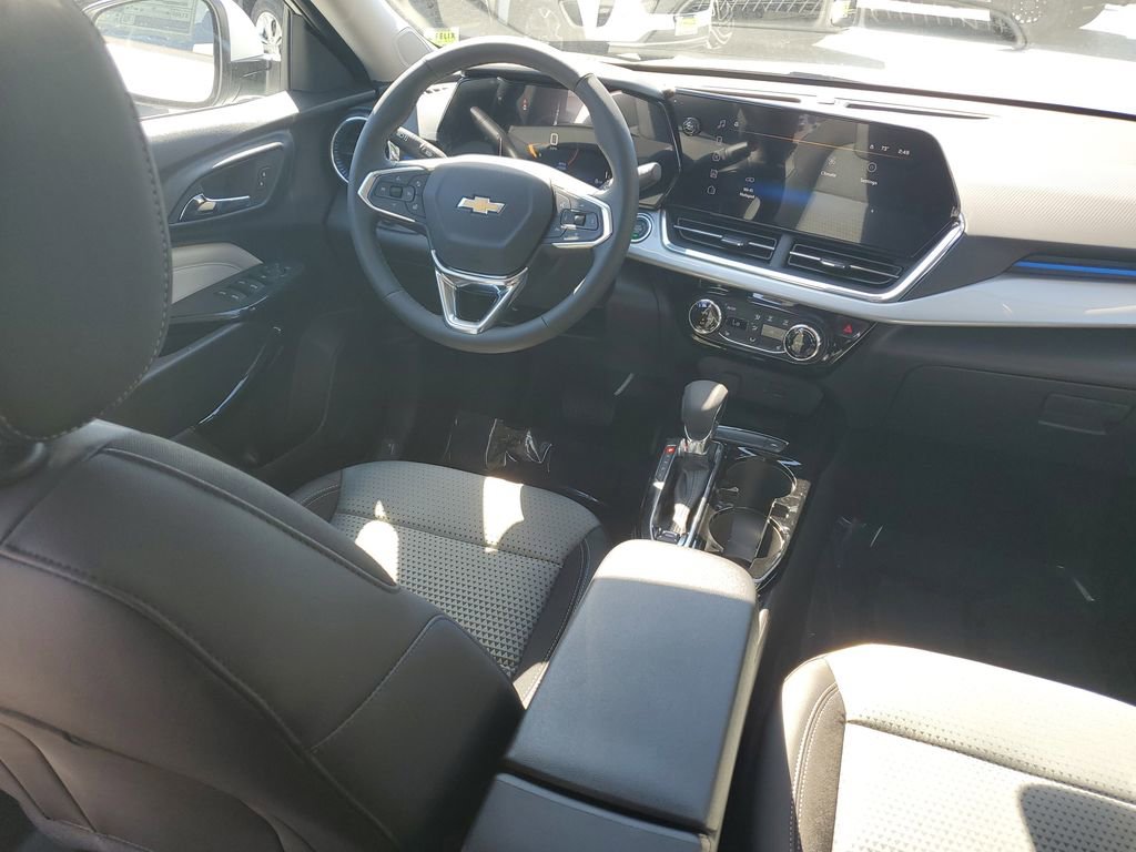 New 2026 Chevrolet Trax LT w/ Sunroof Package image 12