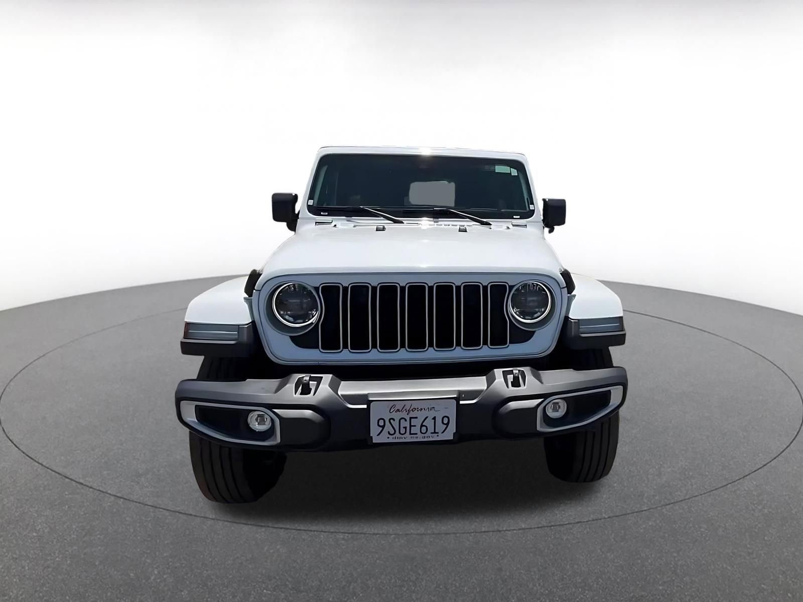 Used 2025 Jeep Wrangler Unlimited Sahara AWD/4WD image 4