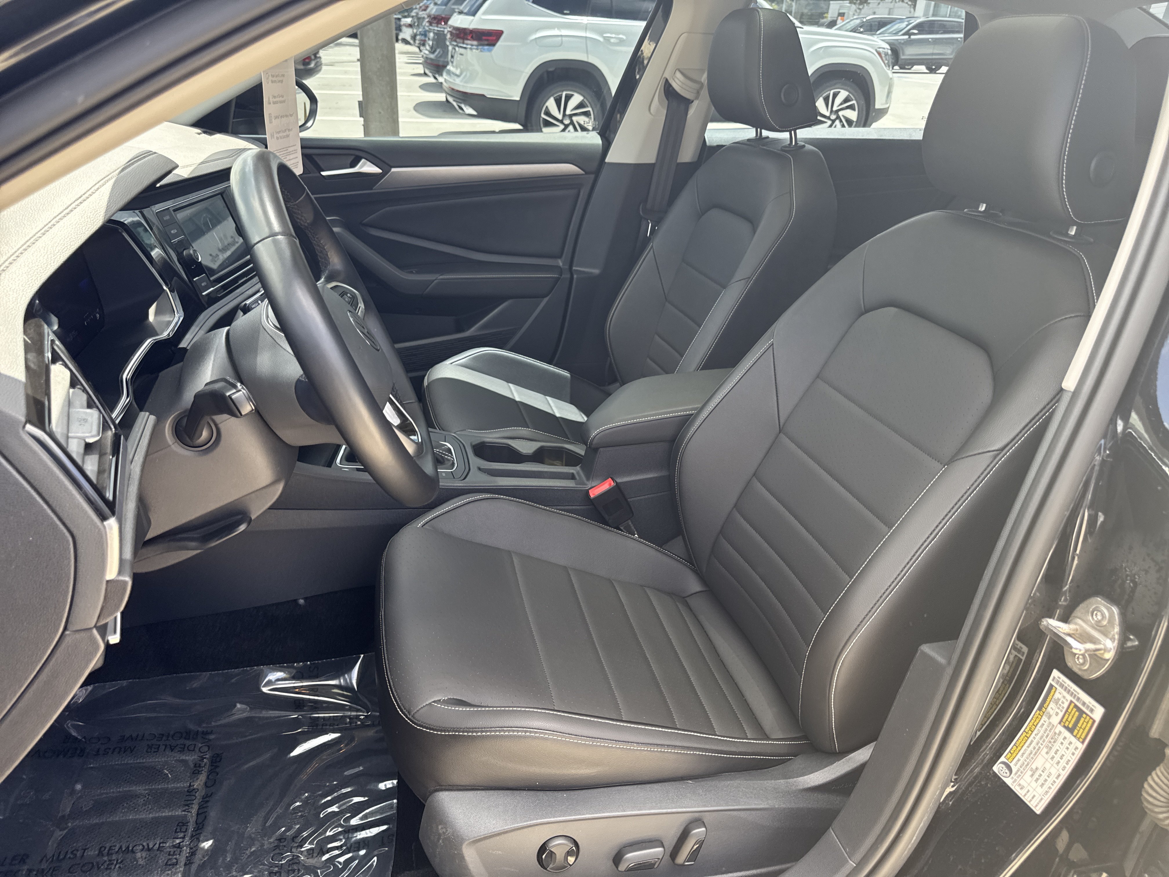 Certified 2023 Volkswagen Jetta SE w/ Panoramic Sunroof Package FWD image 18
