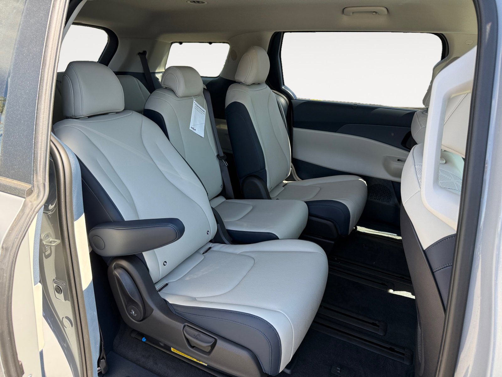 New 2026 Kia Carnival EX image 19