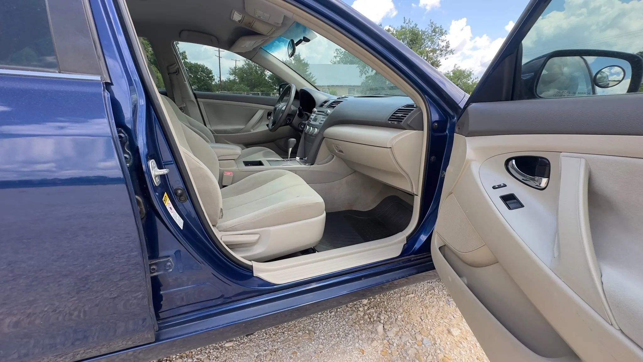 Used 2009 Toyota Camry LE FWD image 13