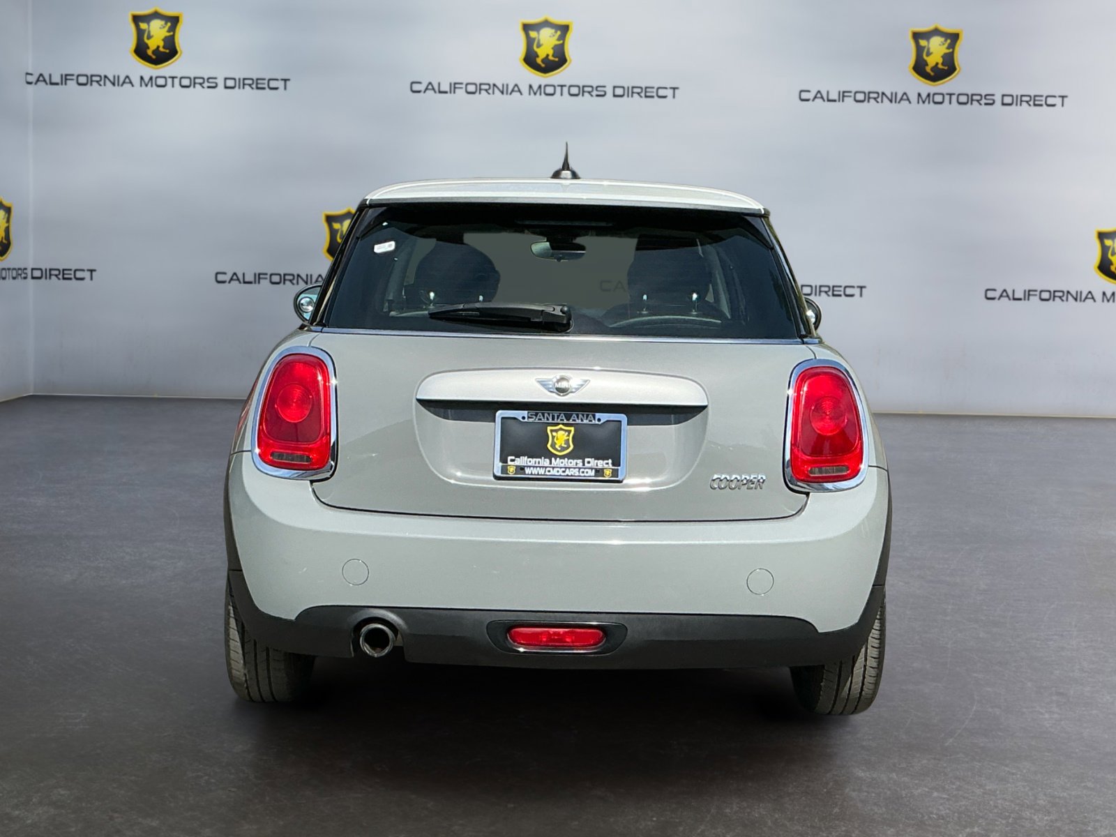 Used 2015 MINI Cooper 2-Door Hardtop image 6