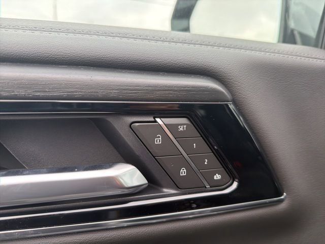 New 2026 GMC Yukon XL Denali w/ Denali Reserve Package image 14