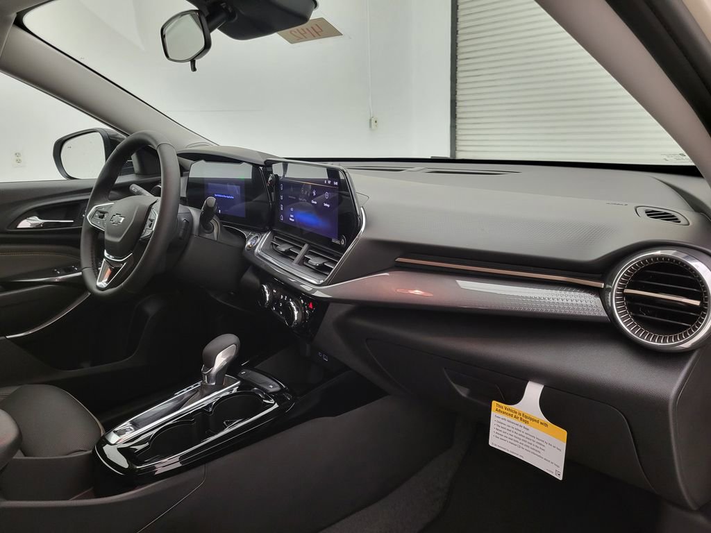New 2026 Chevrolet Trax LS FWD image 32
