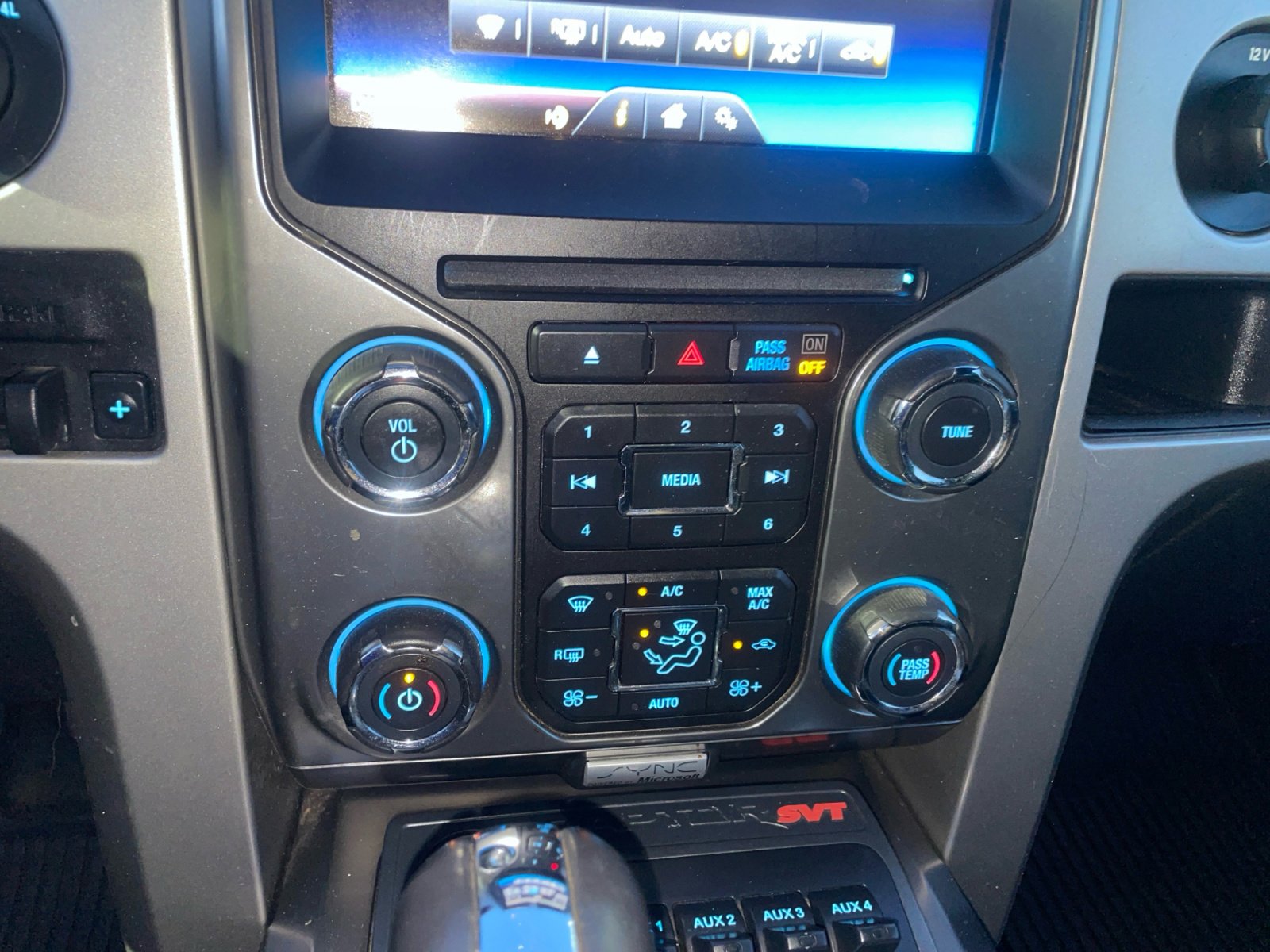 Used 2014 Ford F150 Raptor w/ Equipment Group 801A Luxury AWD/4WD image 24