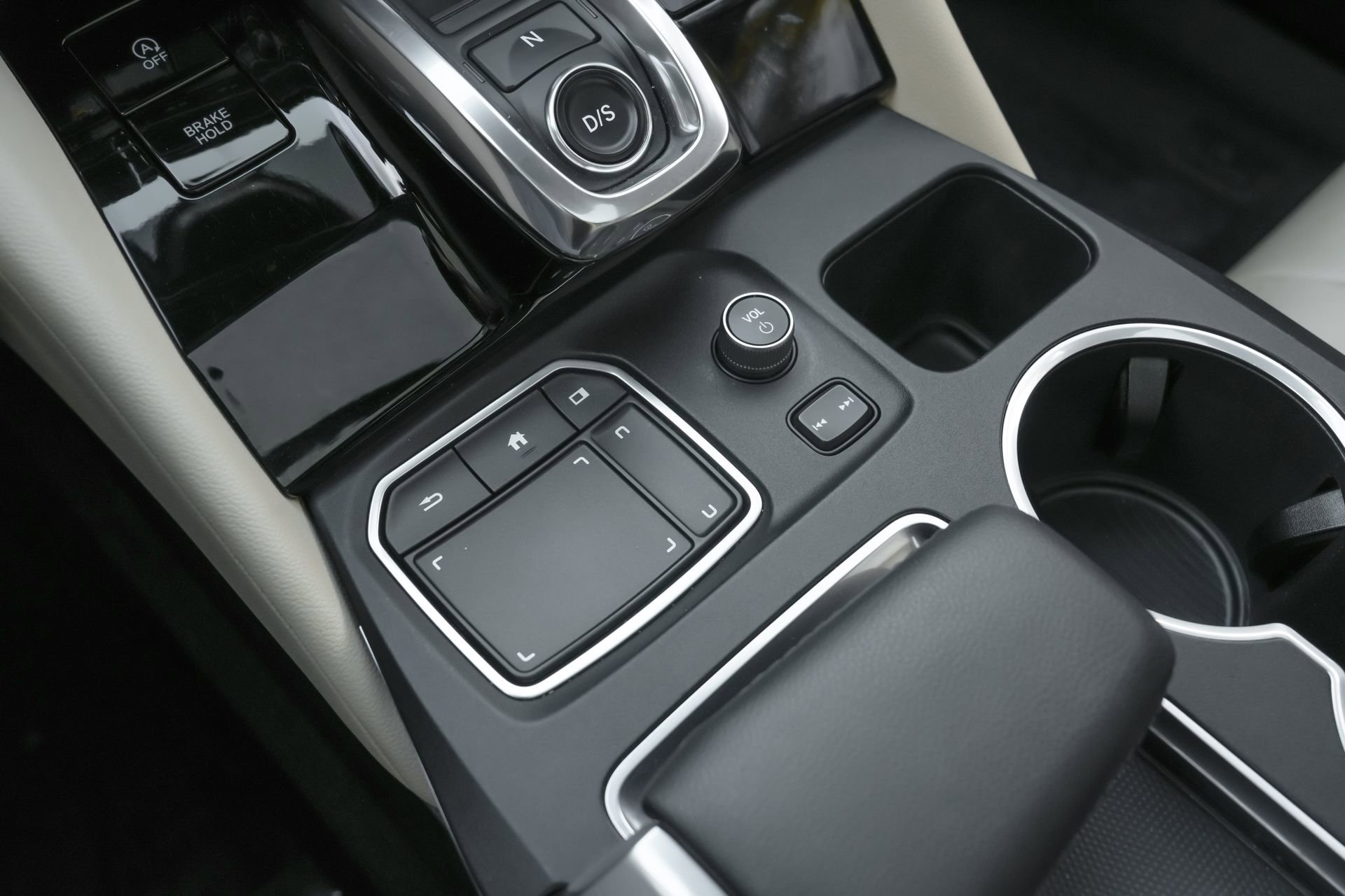 Used 2022 Acura MDX FWD image 17