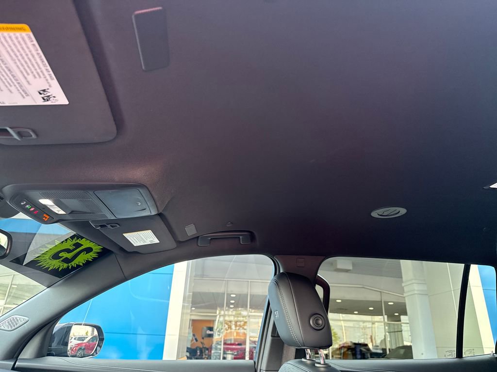 Used 2025 Buick Enclave Sport Touring image 23