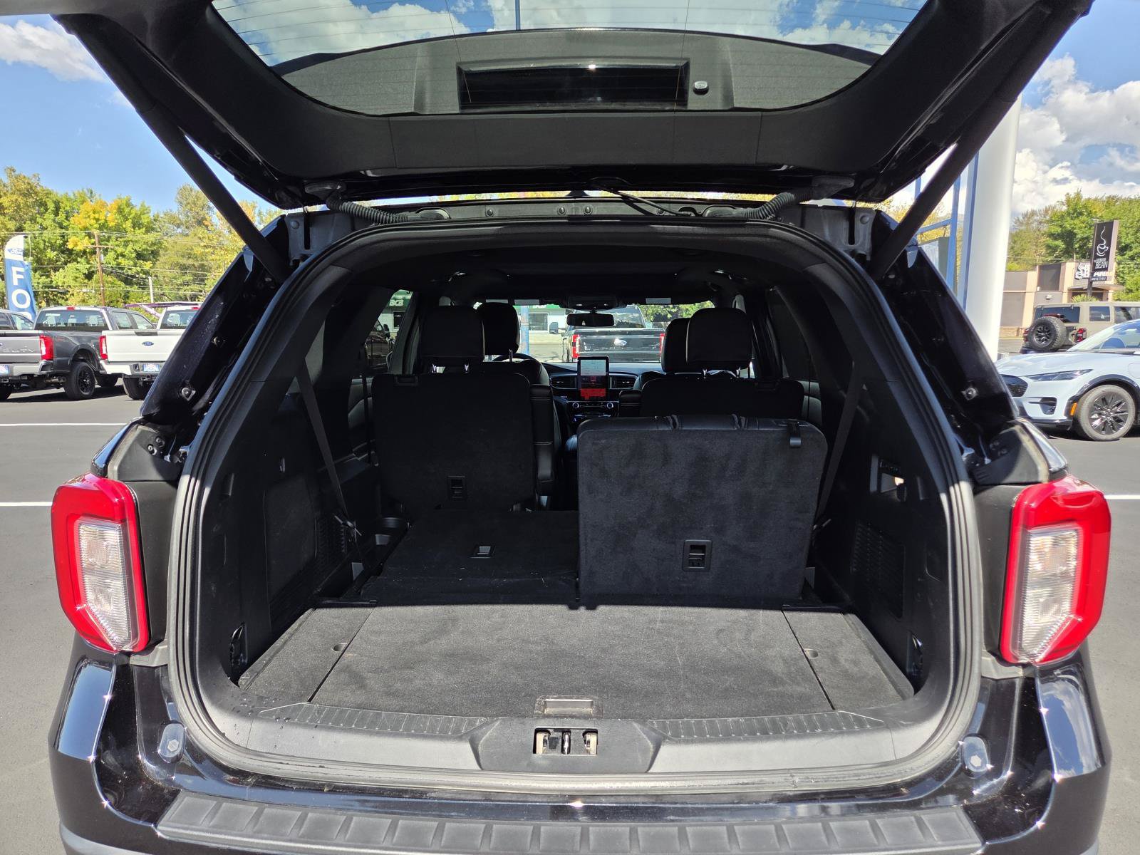 Used 2022 Ford Explorer ST w/ Equipment Group 401A AWD/4WD image 17