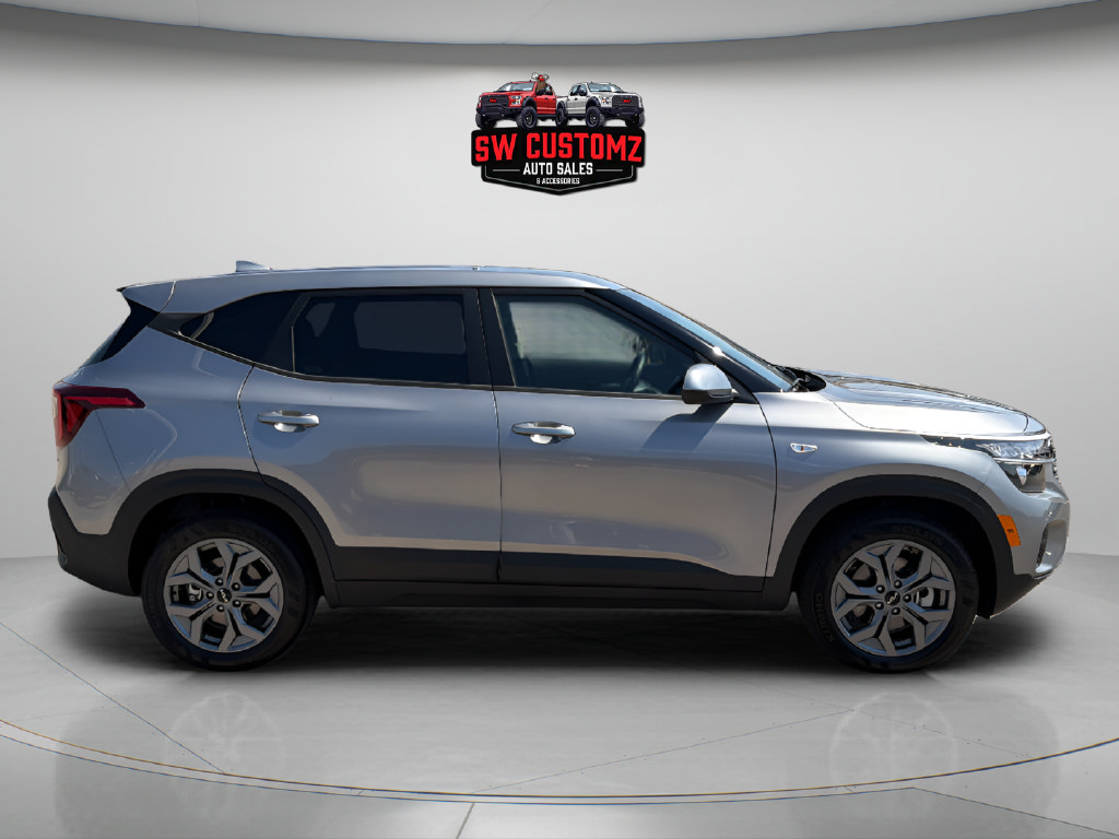 Used 2026 Kia Seltos LX AWD/4WD image 8