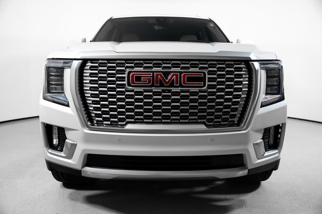 Used 2021 GMC Yukon Denali w/ Denali Premium Package RWD image 18