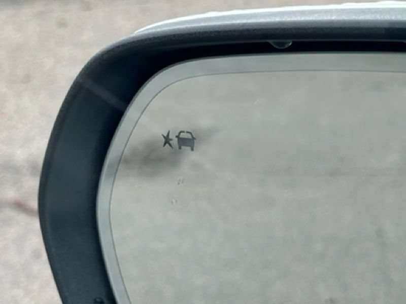 Used 2025 Buick Enclave Preferred FWD image 7