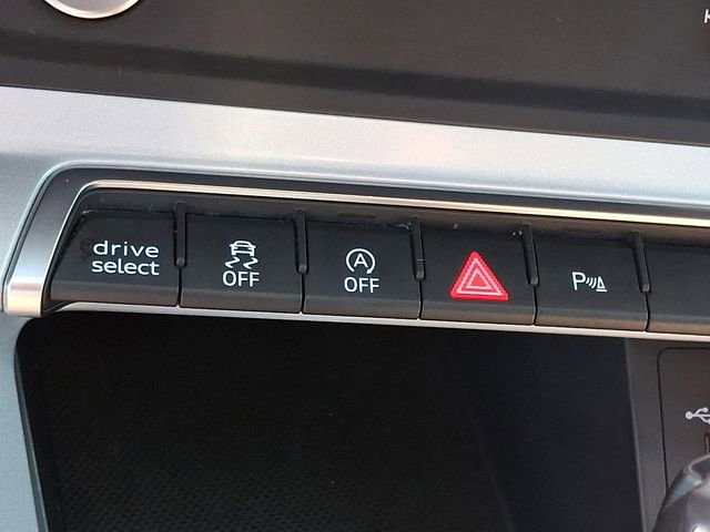 Used 2020 Audi Q3 2.0T Premium w/ Convenience Package image 24