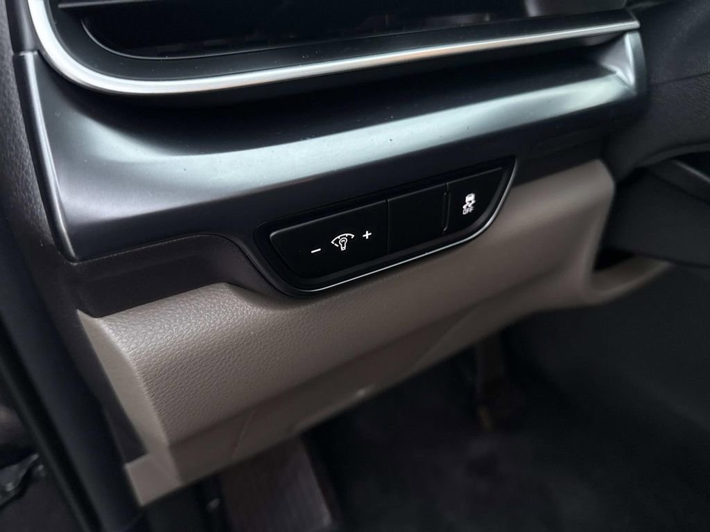 Used 2025 Kia Carnival image 20