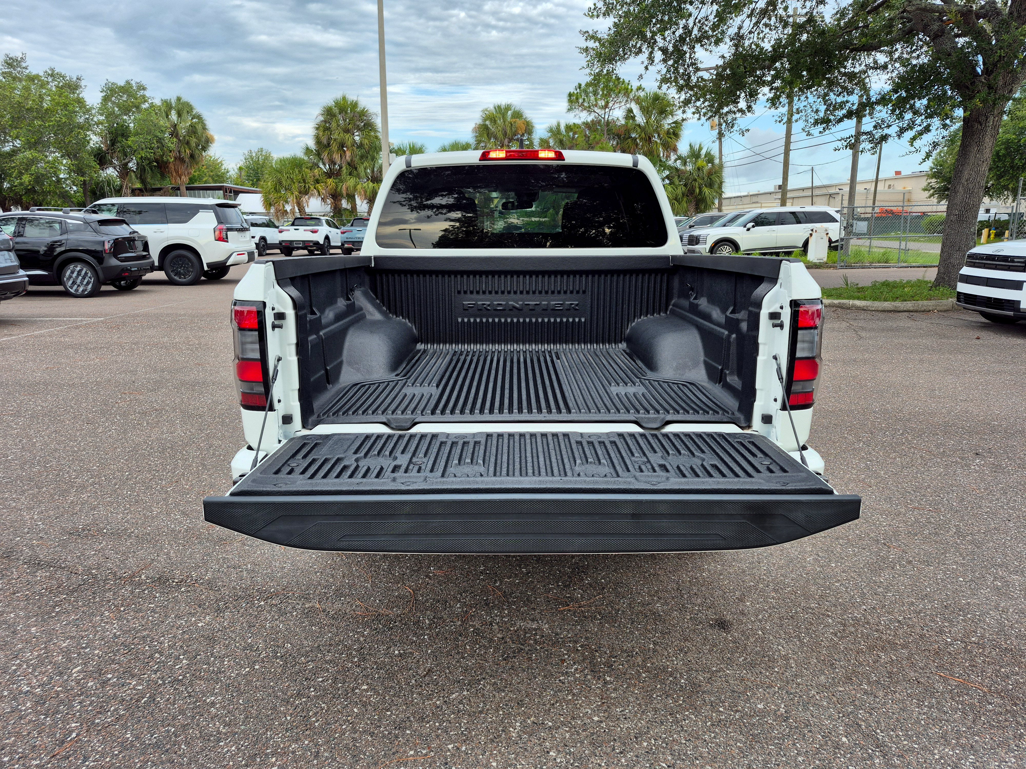 Certified 2024 Nissan Frontier SV RWD image 13