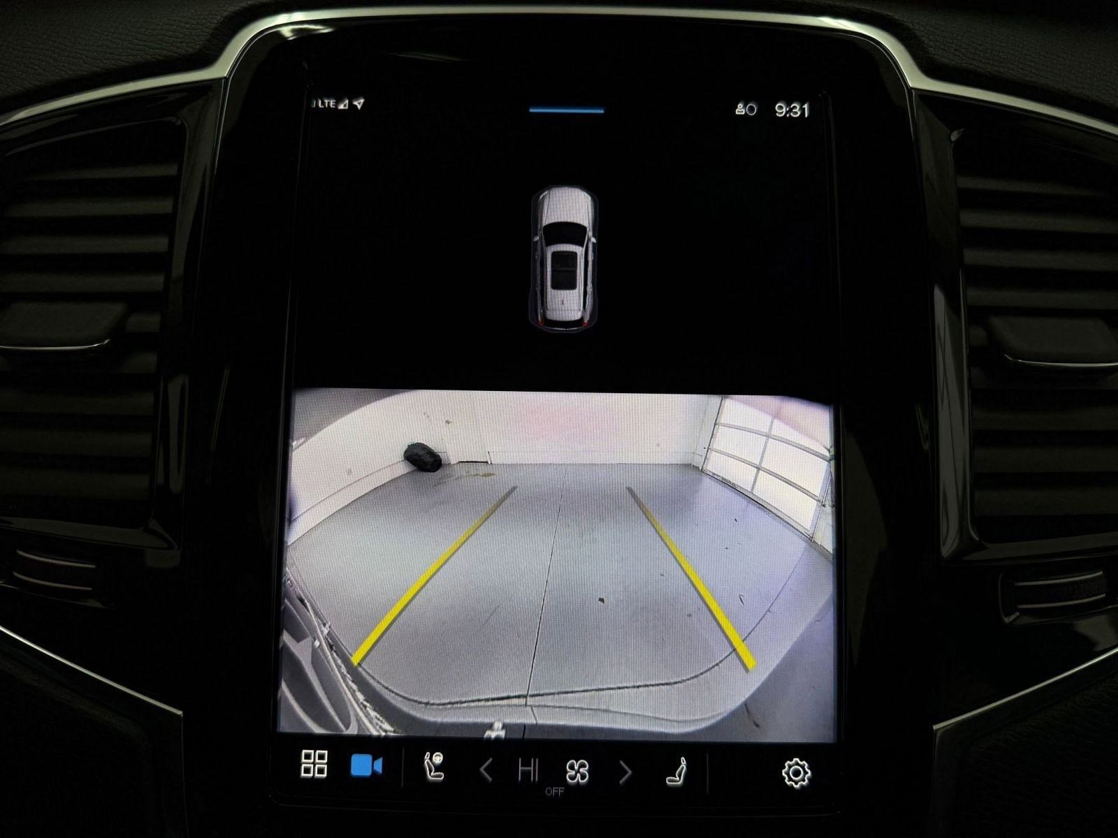 Used 2025 Volvo XC90 B6 Plus image 30