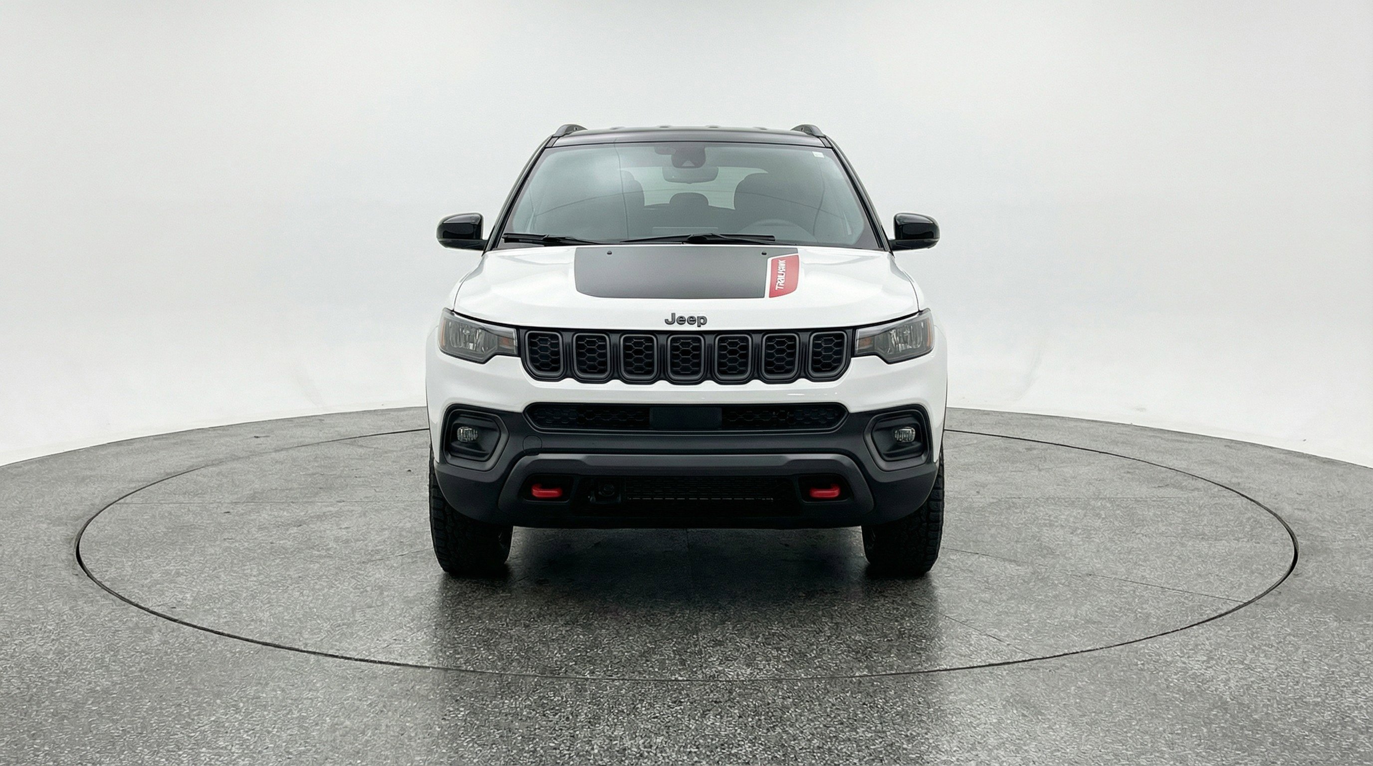 Used 2025 Jeep Compass Trailhawk image 2