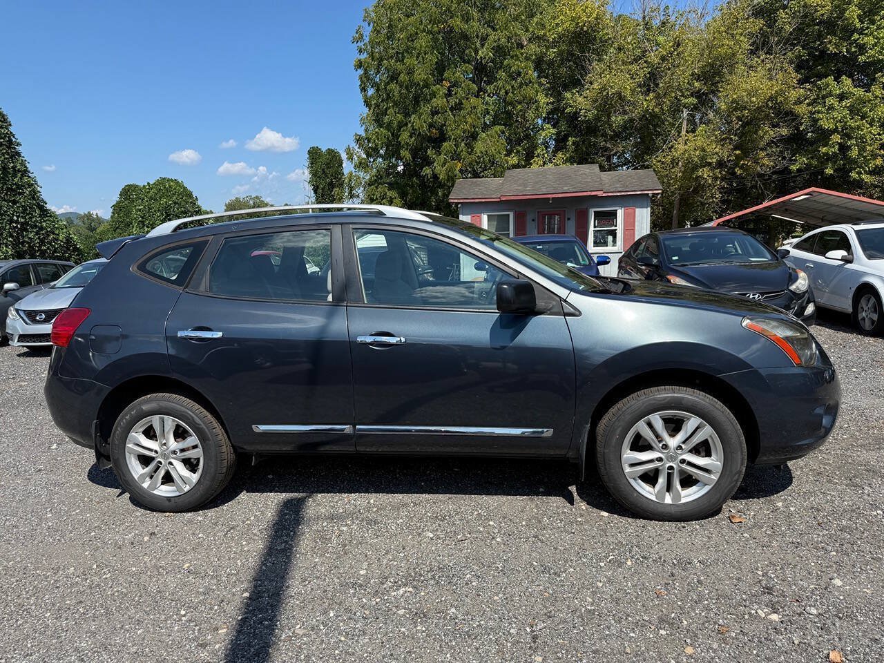 Used 2014 Nissan Rogue S w/ Convenience Package AWD/4WD image 10