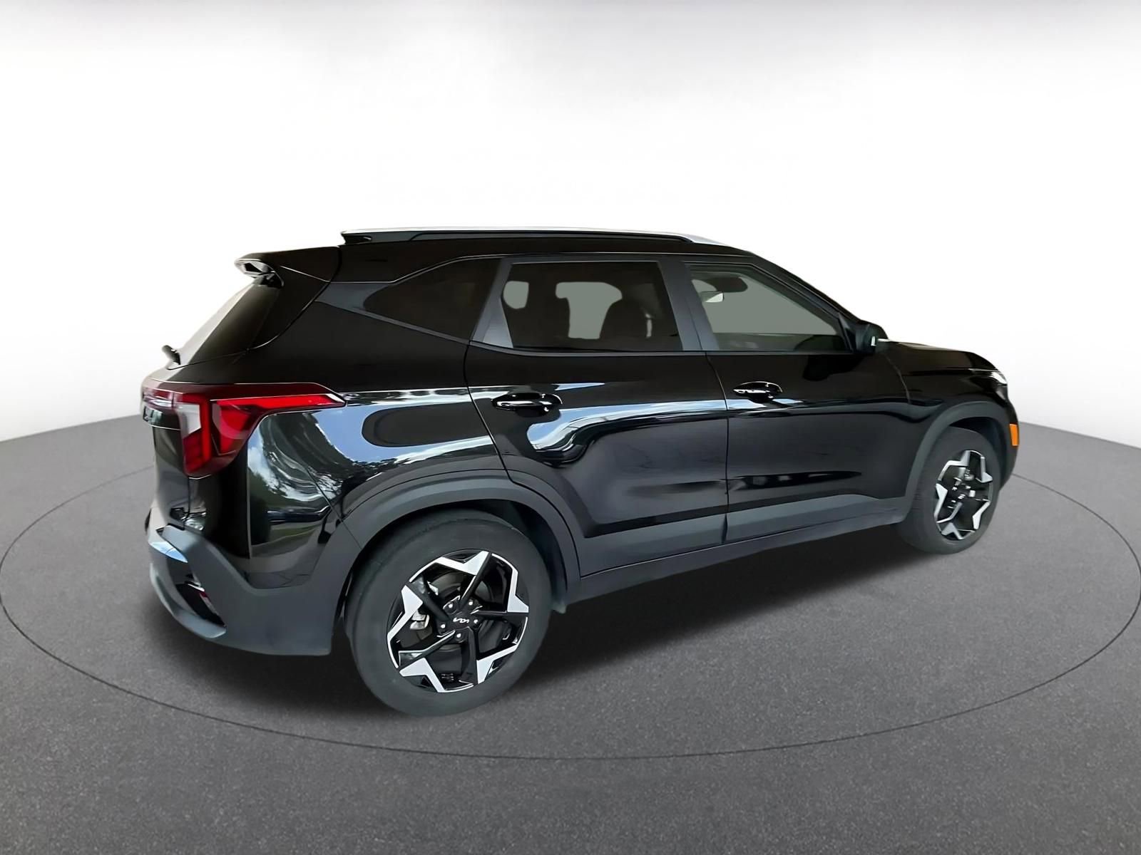 Used 2025 Kia Seltos S FWD image 15