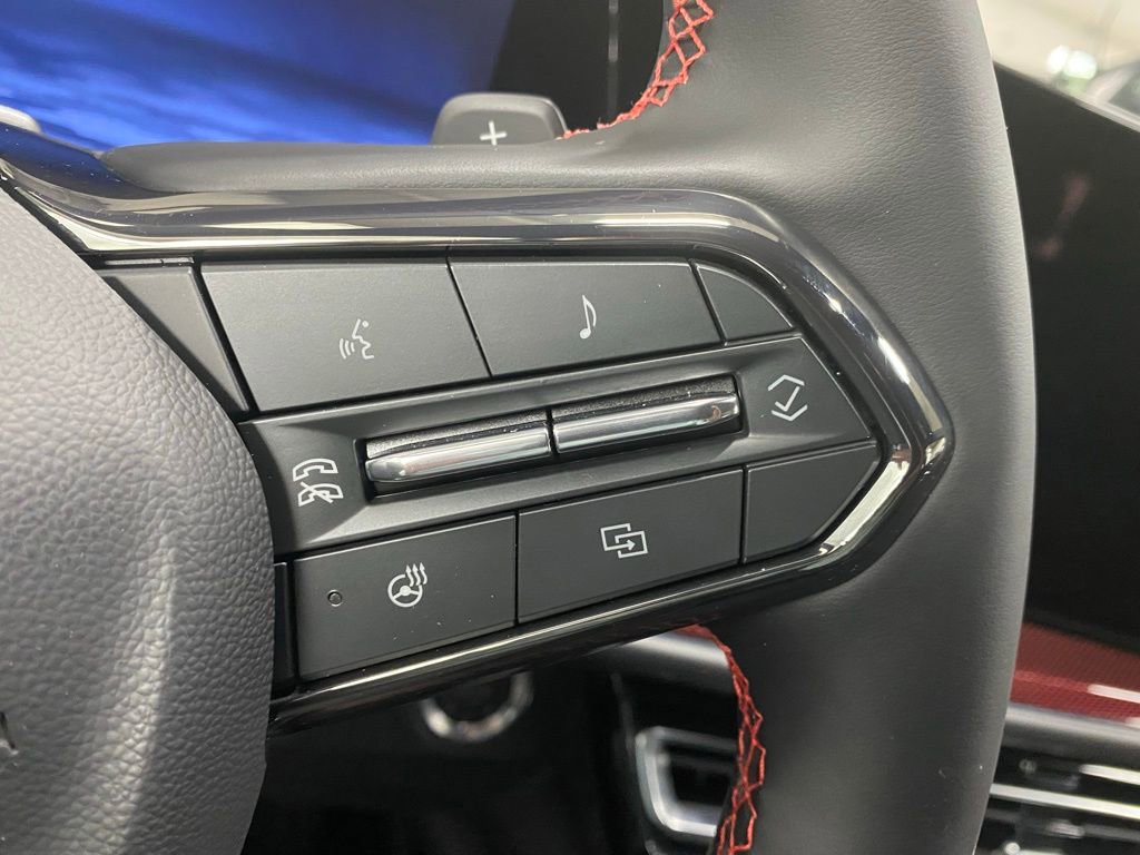 New 2026 Chevrolet Traverse RS w/ LPO, Floor Liner Package AWD/4WD image 15