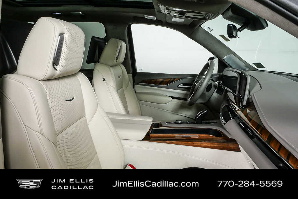 Used 2024 Cadillac Escalade ESV Sport Platinum w/ Heavy-Duty Trailer Package image 25